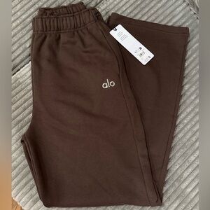 NWT ALO YOGA Accolade Straight Leg Sweatpant
